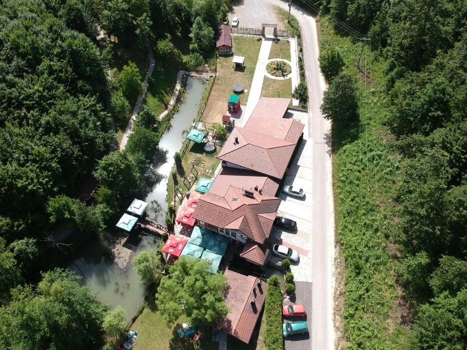 Motel "Kula" Cazin Exteriör bild