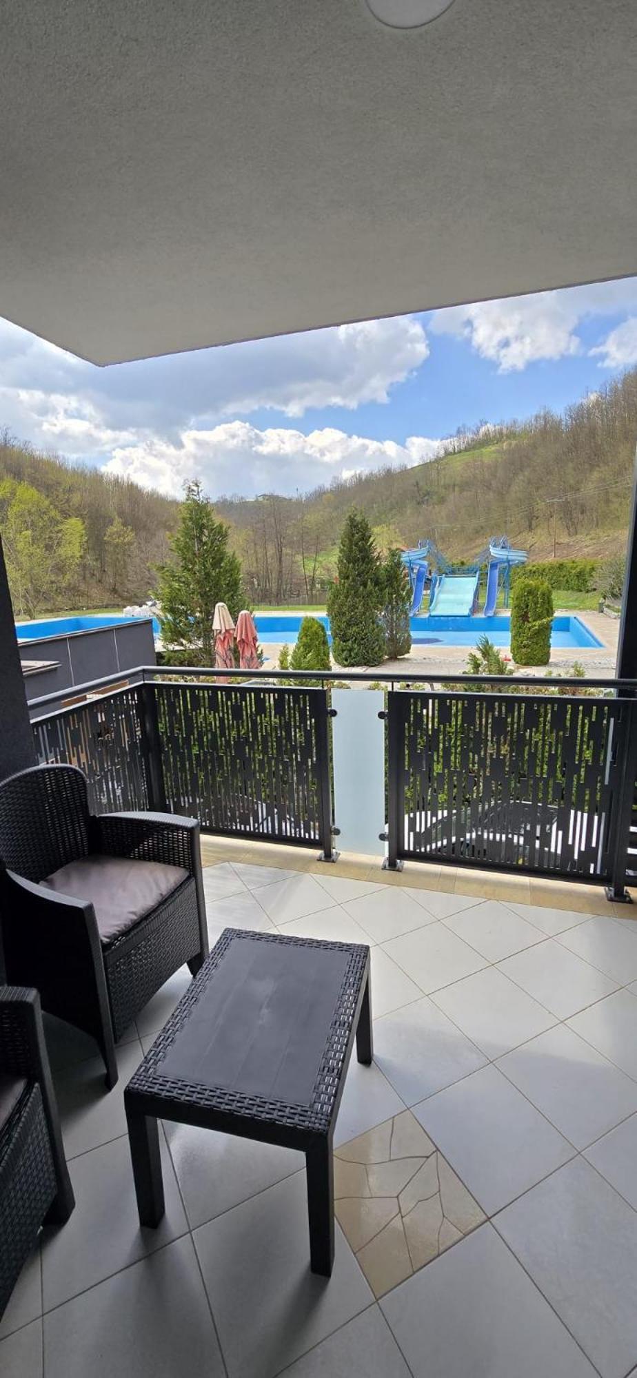 Motel "Kula" Cazin Exteriör bild
