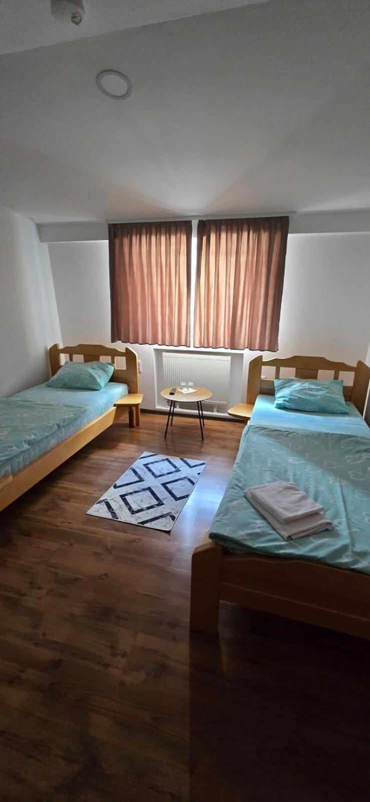Motel "Kula" Cazin Exteriör bild
