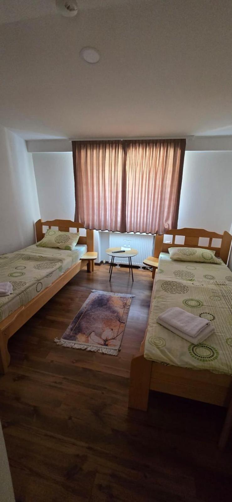 Motel "Kula" Cazin Exteriör bild