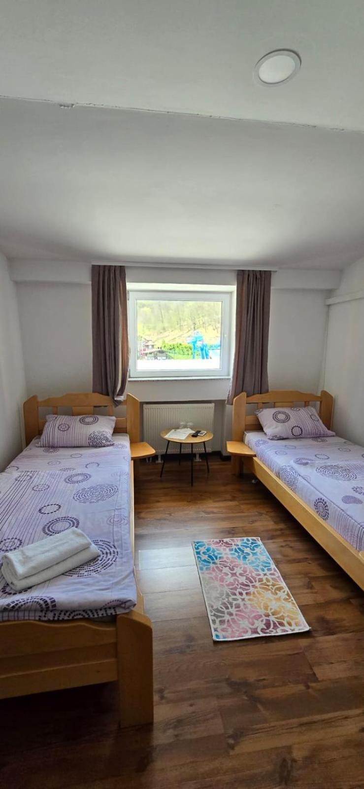 Motel "Kula" Cazin Exteriör bild