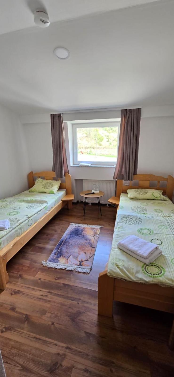 Motel "Kula" Cazin Exteriör bild