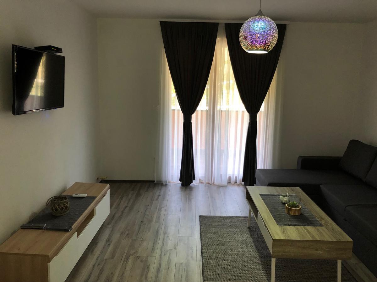 Motel "Kula" Cazin Exteriör bild